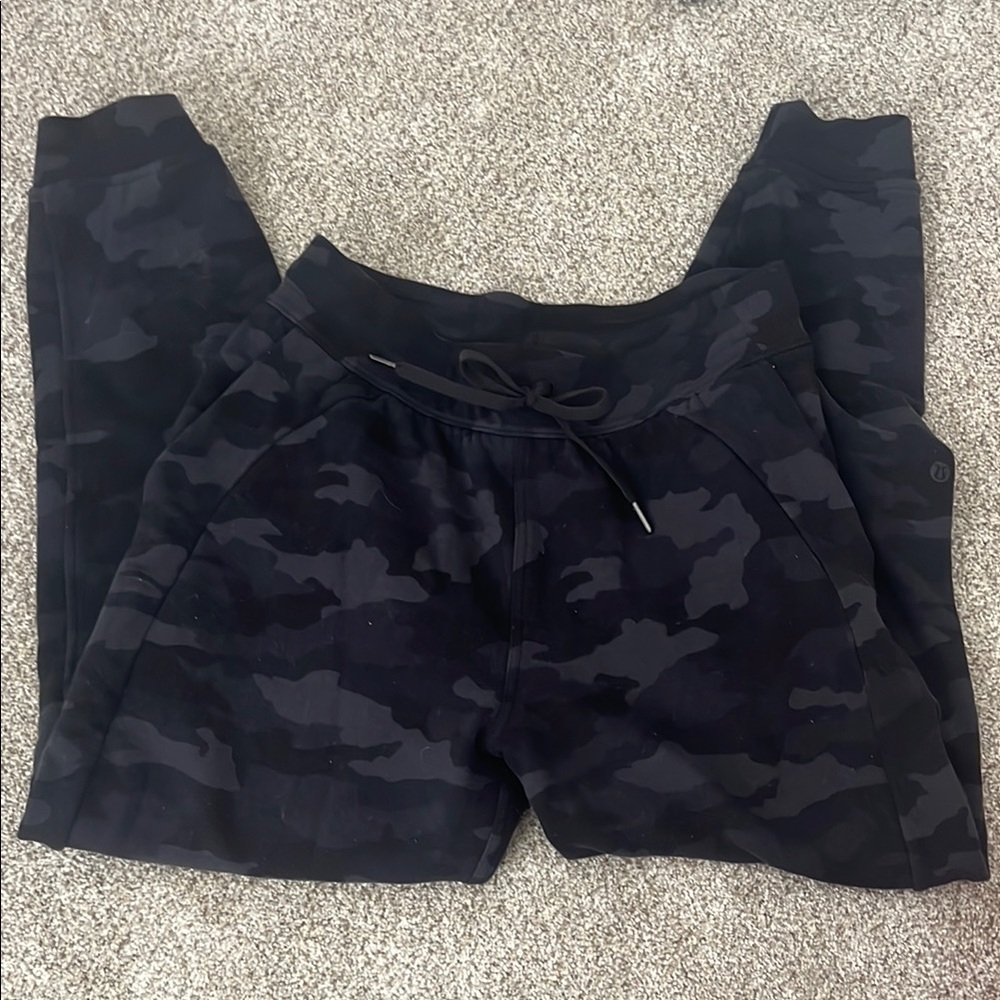 Lulu Lemon Black Camouflage Joggers